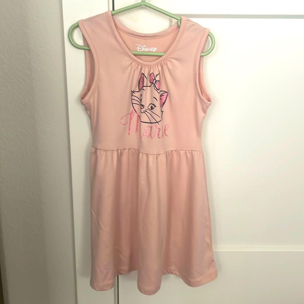 Disney dress in light pink for girls. Size 5.